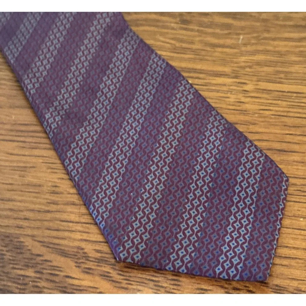 Richel Deluxe 100% Silk Made in Spain Maroon and Navy Handmade Tie